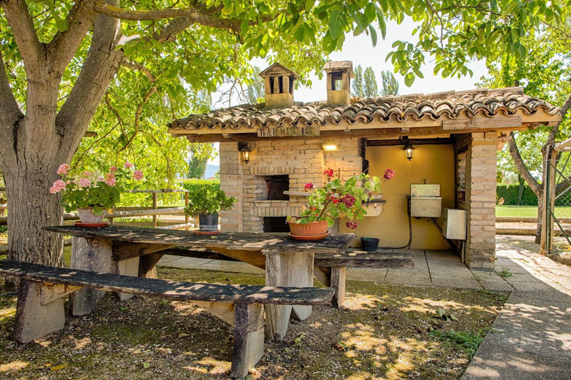 Agriturismo La Mora Assisi Exterior foto